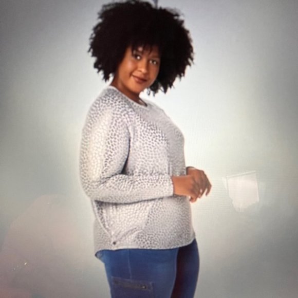 Zuda Foil Printed Baby Blue Pullover with Rose Gold Animal Detail XL - Picture 13 of 15